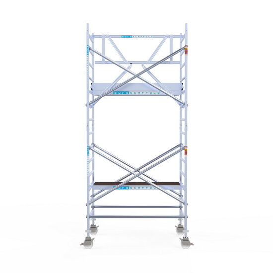 Euroscaffold Rolsteiger Euroscaffold Professional 135x190 5,2m werkhoogte carbon vloer tegen de gevel