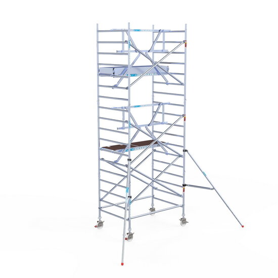 Euroscaffold Rolsteiger Euroscaffold Professional 135x190 6,2m werkhoogte carbon vloer tegen de gevel