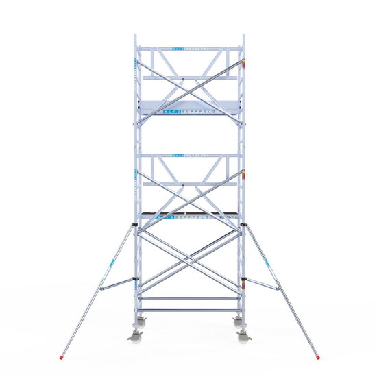 Euroscaffold Rolsteiger Euroscaffold Professional 135x190 6,2m werkhoogte carbon vloer tegen de gevel