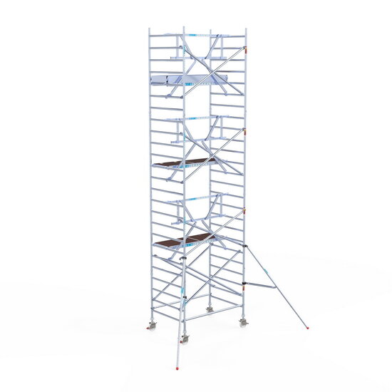 Euroscaffold Rolsteiger Euroscaffold Professional 135x190 8,2m werkhoogte carbon vloer tegen de gevel
