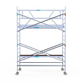 Euroscaffold Rolsteiger Euroscaffold Professional 135x305 5,2m werkhoogte carbon vloer tegen de gevel