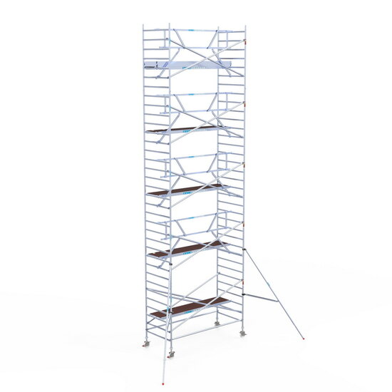 Euroscaffold Rolsteiger Euroscaffold Professional 135x305 11,2m werkhoogte carbon vloer tegen de gevel