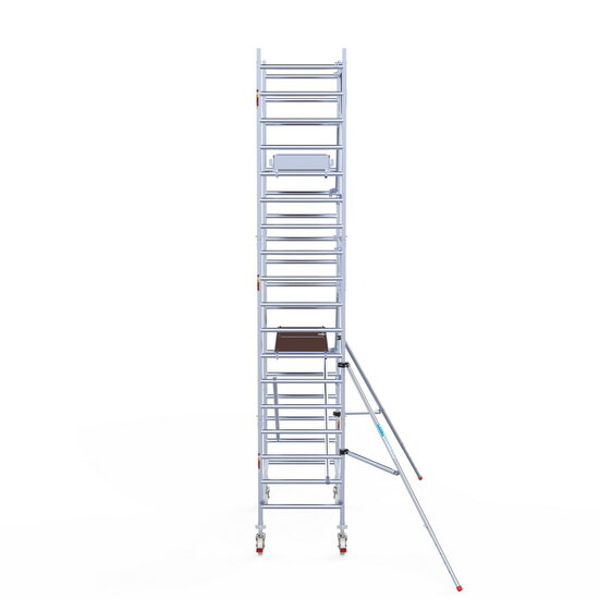 Euroscaffold Rolsteiger Euroscaffold Professional 90x190 6,2m werkhoogte carbon vloer tegen de gevel