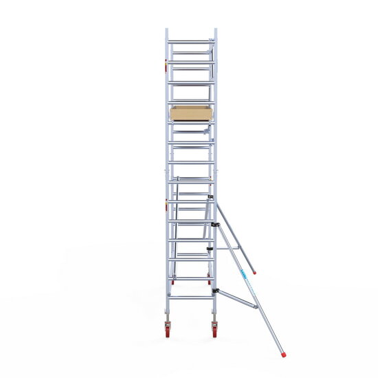 Euroscaffold Rolsteiger Euroscaffold Basic 75x305 5,2m werkhoogte carbon vloer tegen de gevel