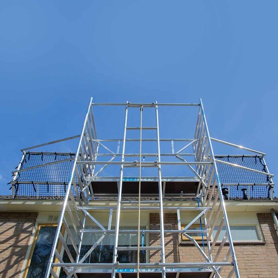 Euroscaffold Solar Rolsteiger 135x250 8,2m werkhoogte, inclusief solar lift, safeguard dakrandbeveiliging