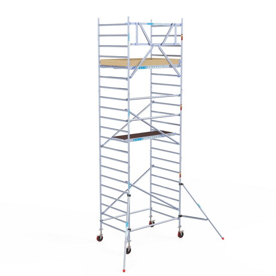 Euroscaffold Rolsteiger Euroscaffold Basic 135x190 7,2m werkhoogte carbon vloer tegen de gevel