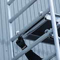 Euroscaffold Rolsteiger Euroscaffold Basic 75x250 9,2m werkhoogte carbon vloer tegen de gevel