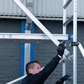 Euroscaffold Rolsteiger Euroscaffold Original 135x250 4,2m werkhoogte carbon vloer tegen de gevel