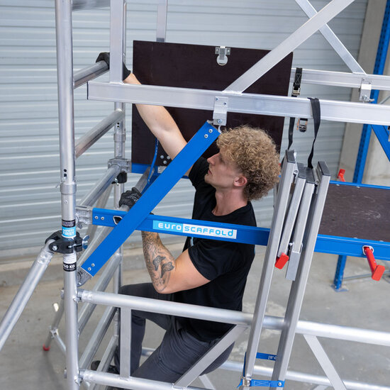 Euroscaffold Rolsteiger One XL PRO 75x165 cm 5,2 meter werkhoogte carbon vloer