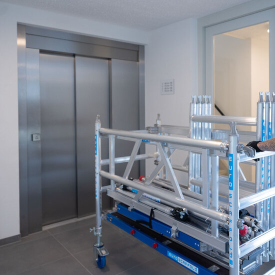 Euroscaffold Rolsteiger One XL PRO 75x165 cm 8,2 meter werkhoogte carbon vloer