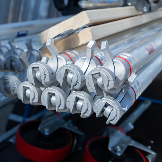 Alumexx Basic Steigeraanhanger 250 Open + Alumexx Budget Rolsteiger 135x250 10,2 m werkhoogte