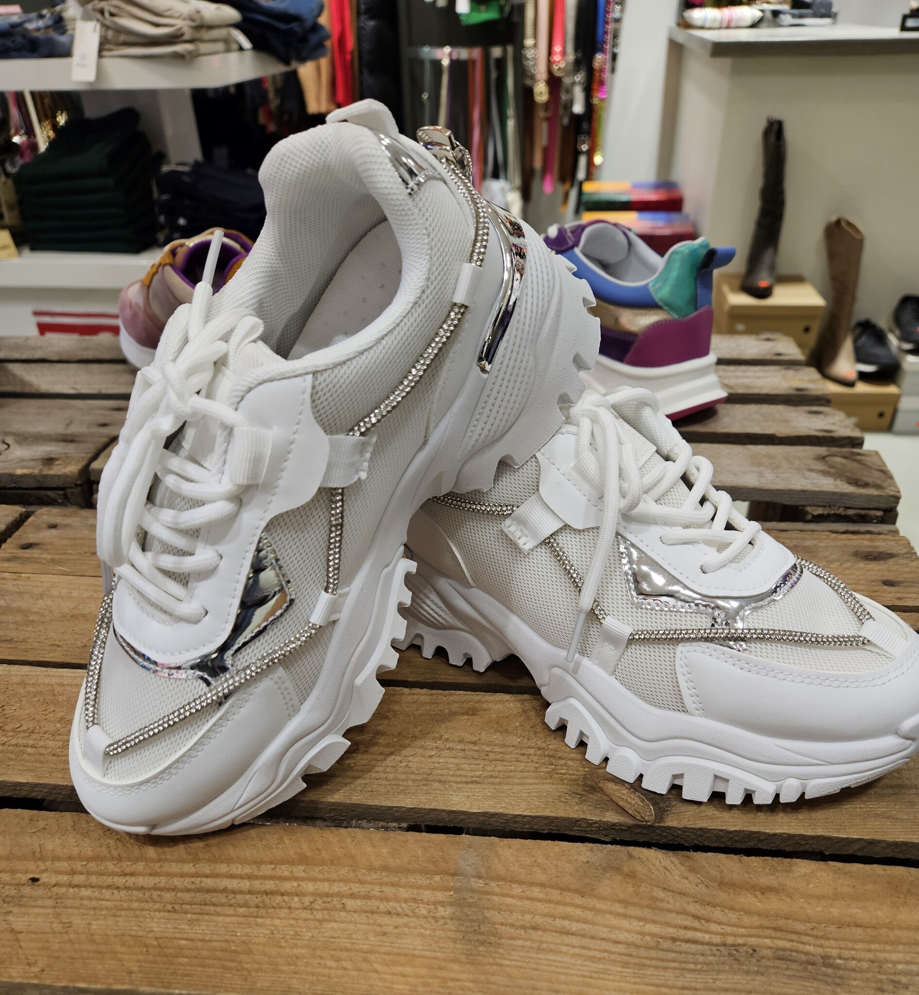 Witte sneakers