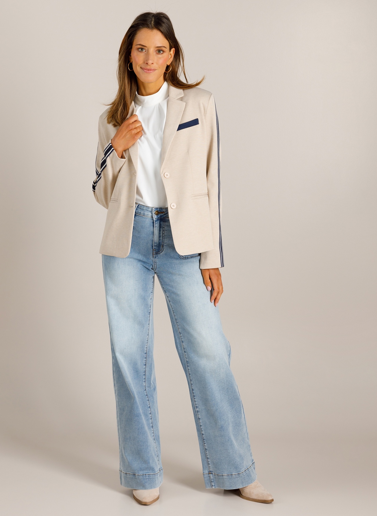 Ivy beau Jasje zandkleur bies