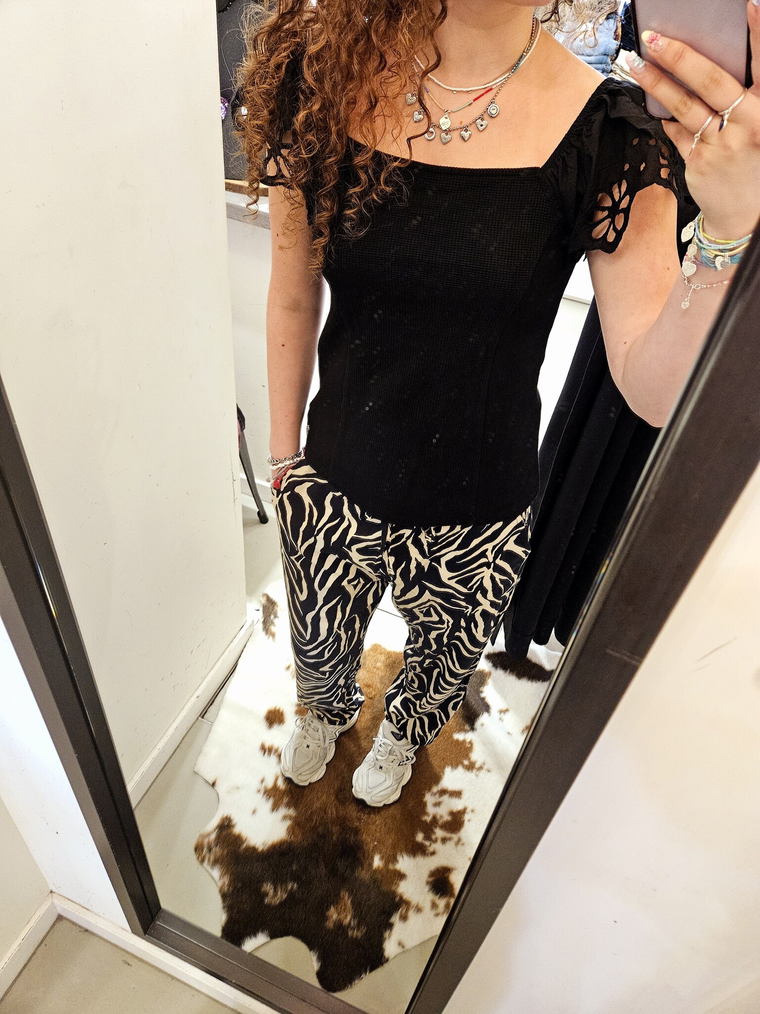 Ivy Beau Zwarte top broderie