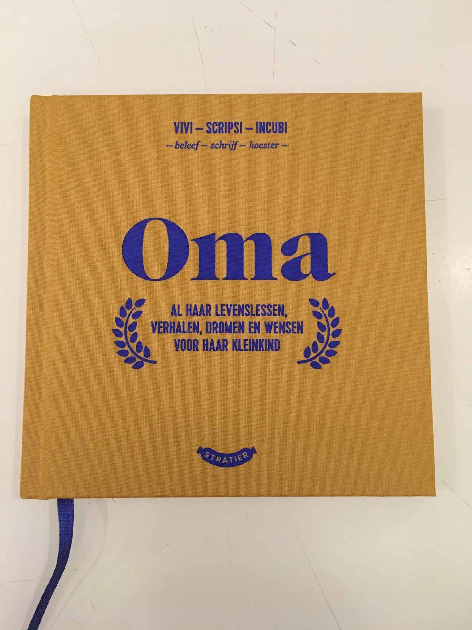 Welp Little Book 'Oma' (grandmother) - Stratier - Axeswar Design OK-74