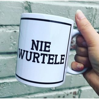 Urban Merch Tasse Nie Wurtele