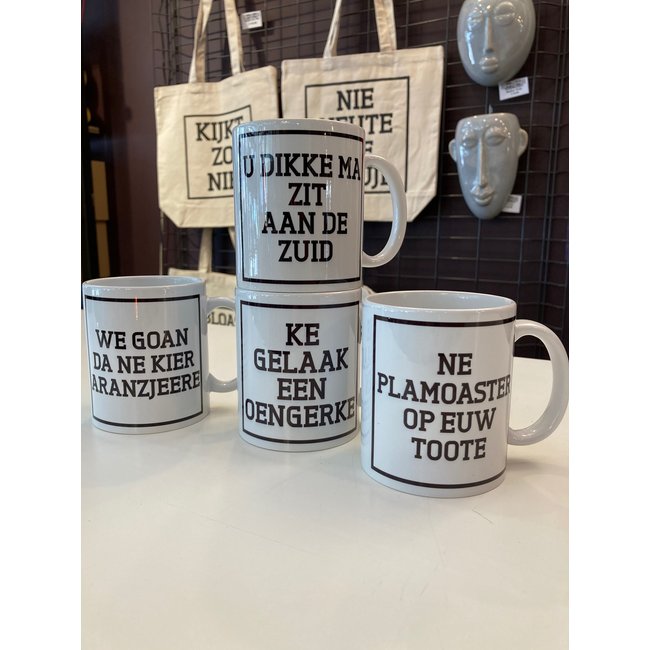 Urban Merch - Beker U Dikke Ma Zit Aan De Zuid