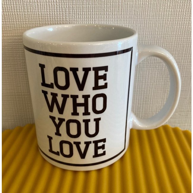 Urban Merch - Mug Love Who You Love