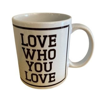 Urban Merch Beker Love Who You Love