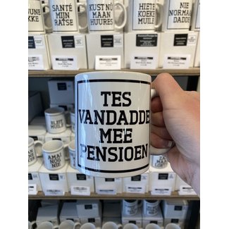 Urban Merch Mug  Tes vandadde mee pensioen