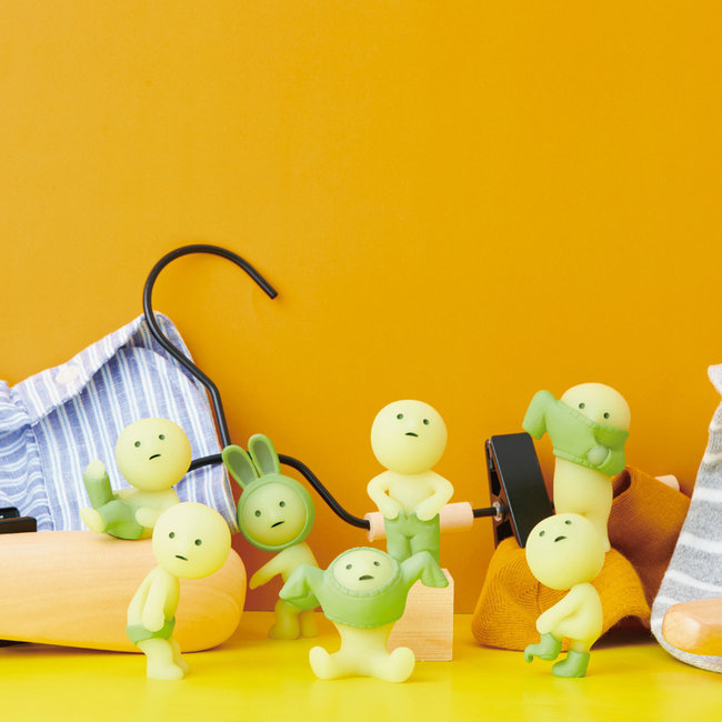 SMISKI Smiski Glow in The Dark - Dressing Series