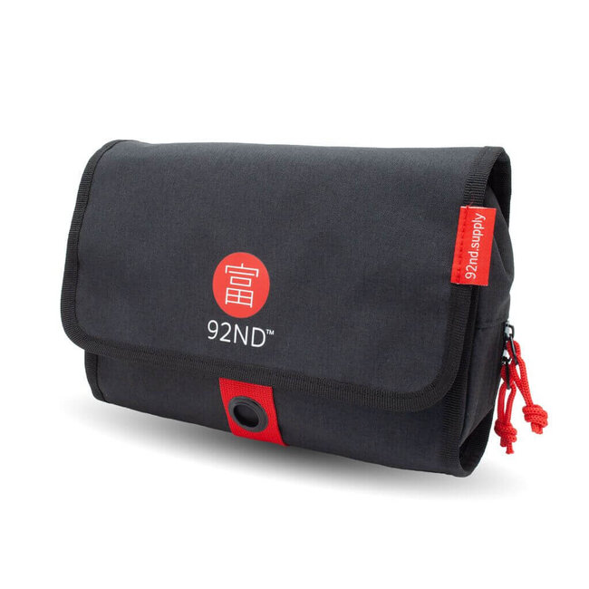 92ND - Toiletry Bag Washroll Black - roll out & hang up - unisex