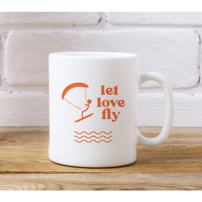 Urban Merch Beker Let Love Fly