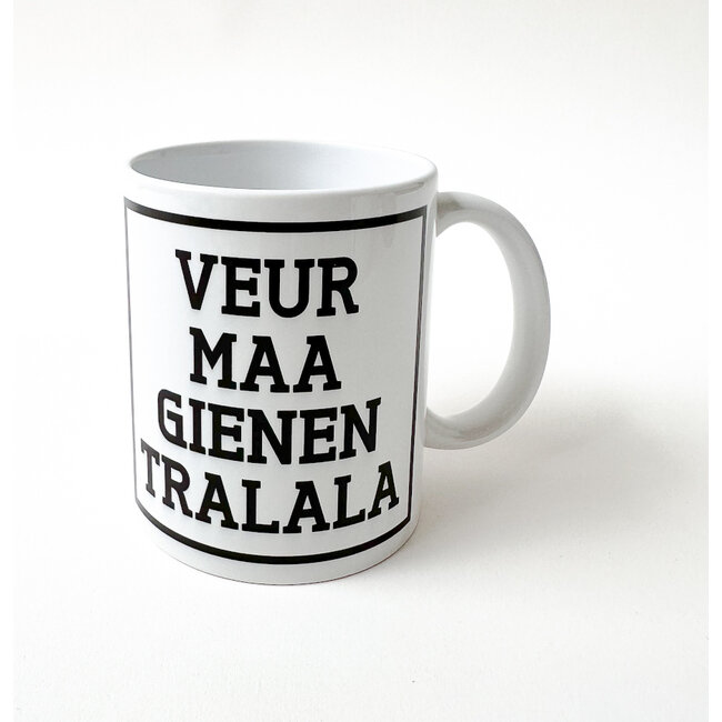 Urban Merch Mug Veur Maa Gienen Tralala