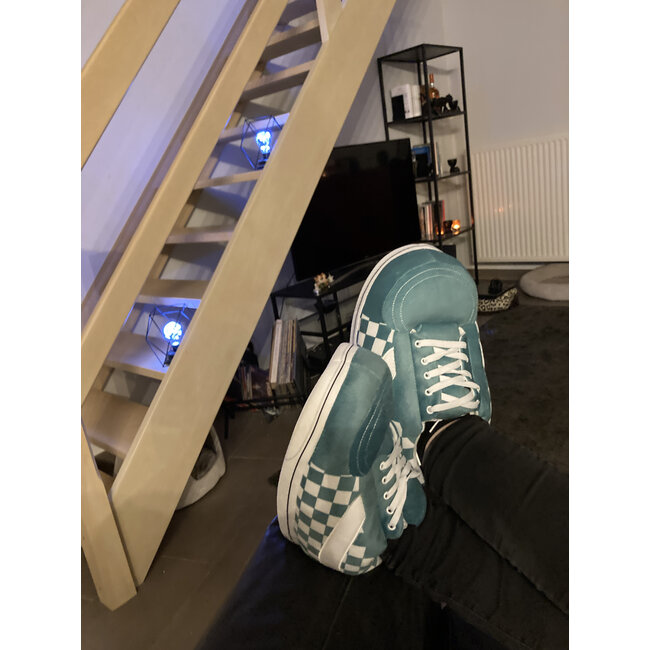 Flamingueo - Giant Sneaker Slippers BETTY