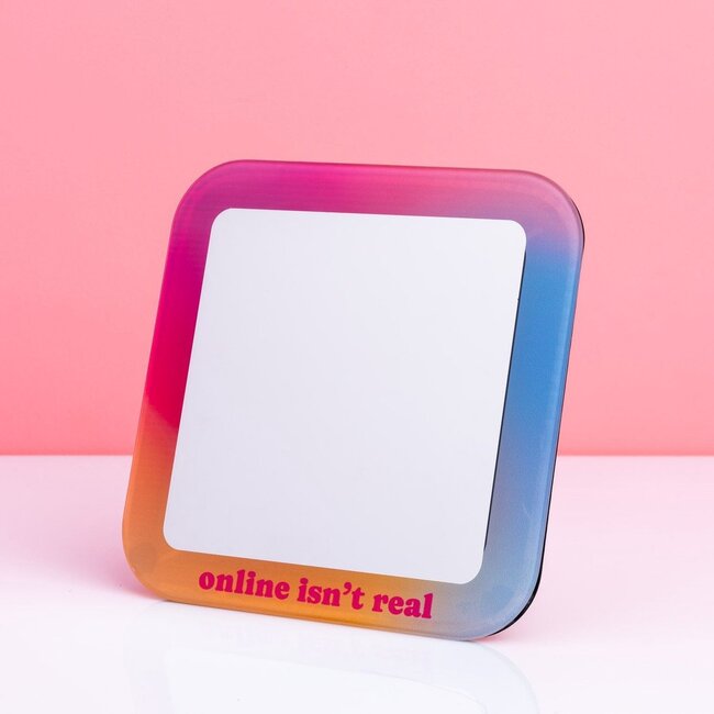 Fisura - Make-up Spiegel Online Isn't Real