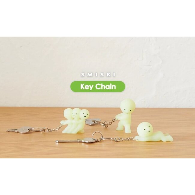 Key Chain Smiski Pulling - glow in the dark - key holder