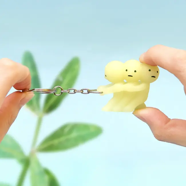 Key Chain Smiski Pulling - glow in the dark - key holder