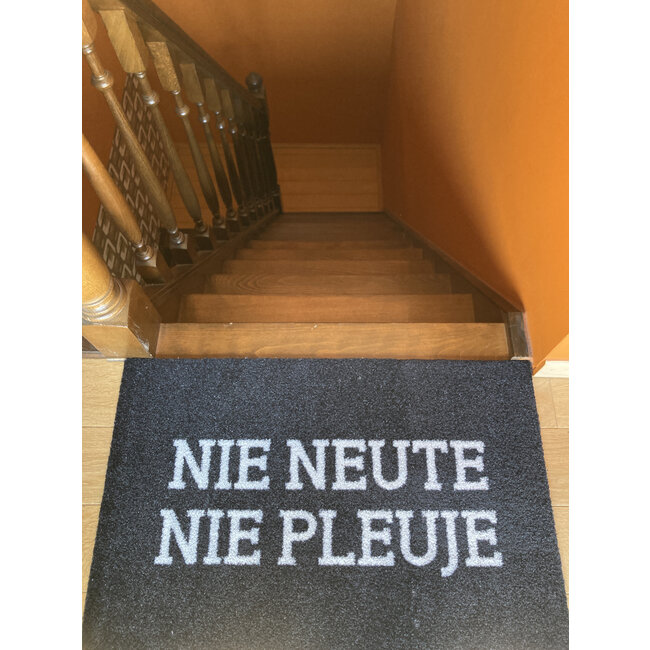 Urban Merch - Fußmatte Nie Neute Nie Pleuje