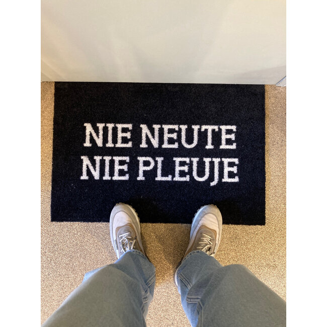 Urban Merch - Fußmatte Nie Neute Nie Pleuje