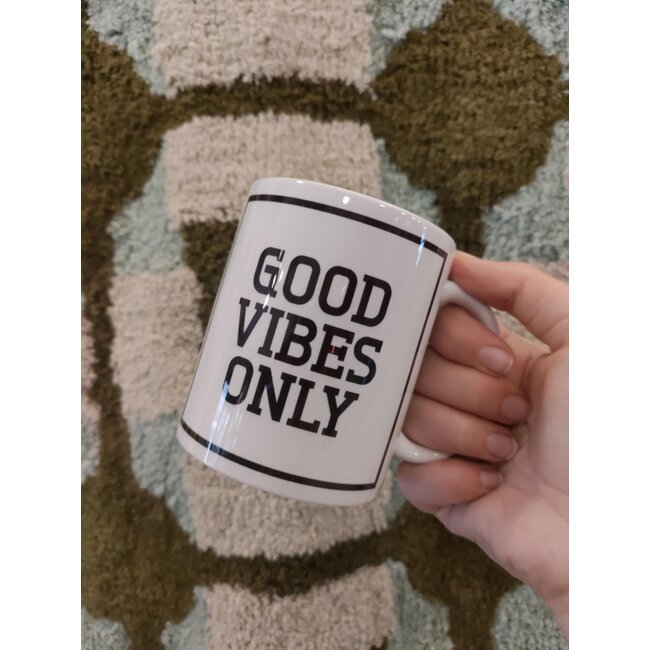 Urban Merch - Beker Good Vibes Only