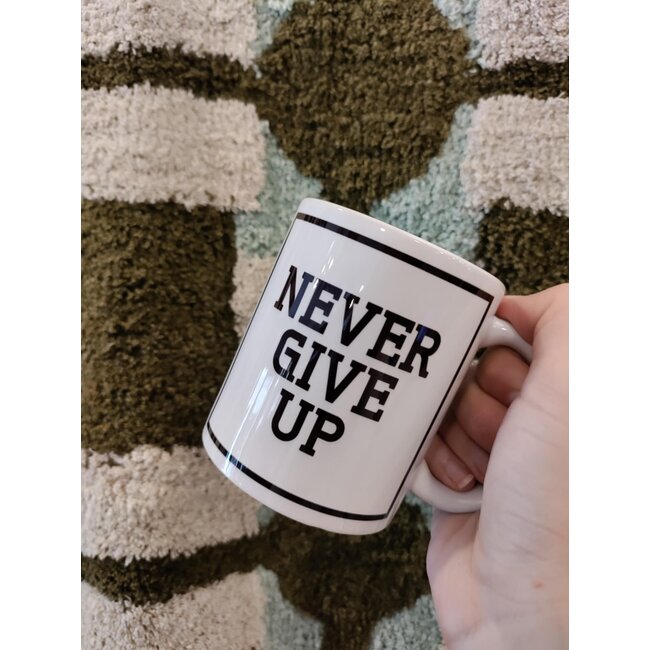 Urban Merch - Mug Never Give Up