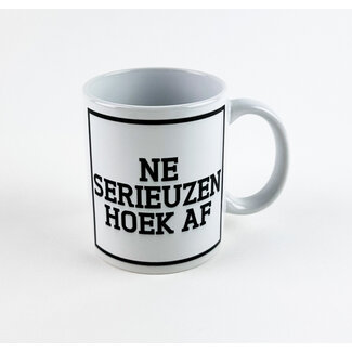 Urban Merch Becher Ne Serieuzen Hoek Af