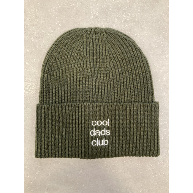 Urban Merch - Beanie Cool Dads Club - Bonnet Tricoté Streetwear - kaki