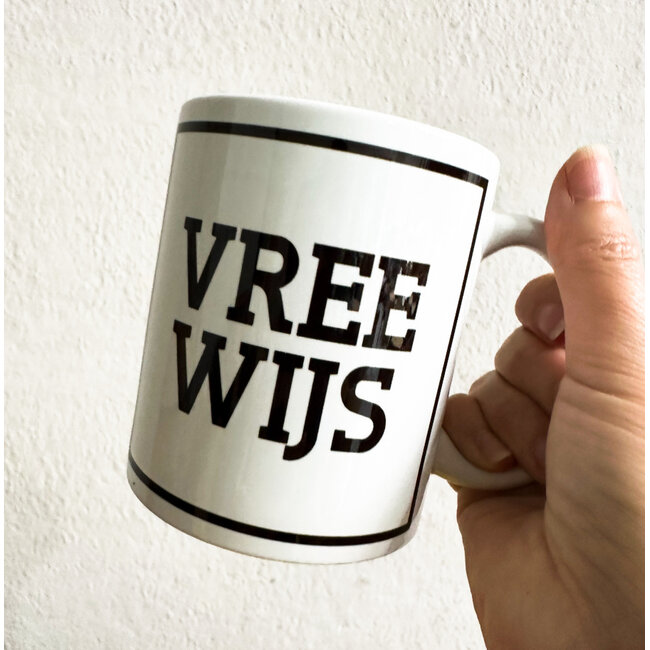 Urban Merch Beker Vree Wijs