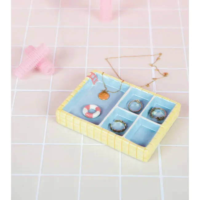 L'expressionist - Schmuckhalter Schwimmbad