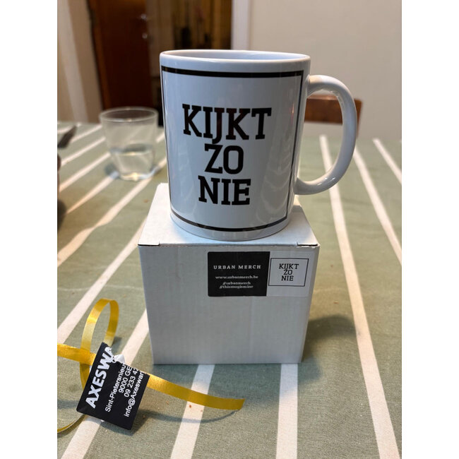 Urban Merch - Mug  Kijkt Zo Nie