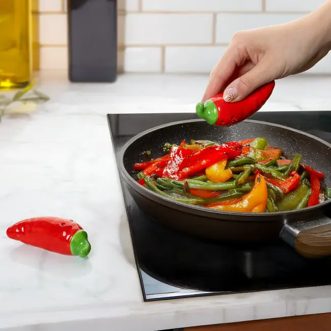 Fisura - Salt and Pepper Shaker Chilli
