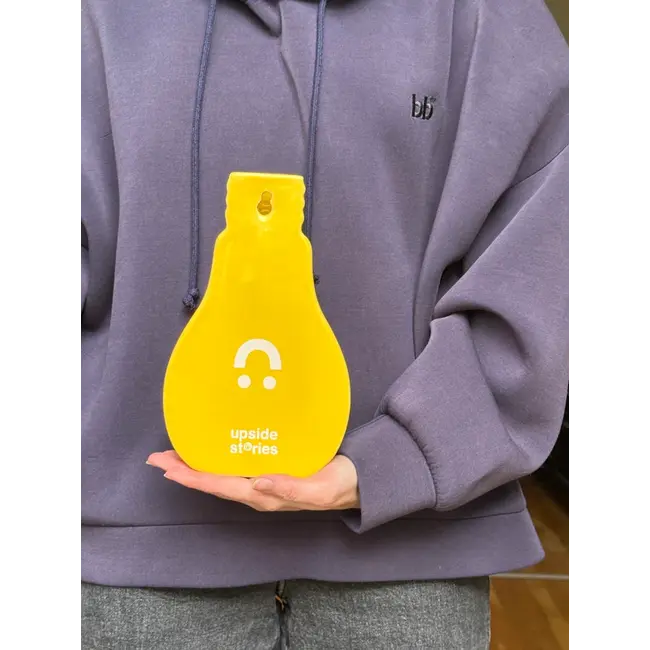 Upside Stories - Vase Light Bulb - can stand or hang