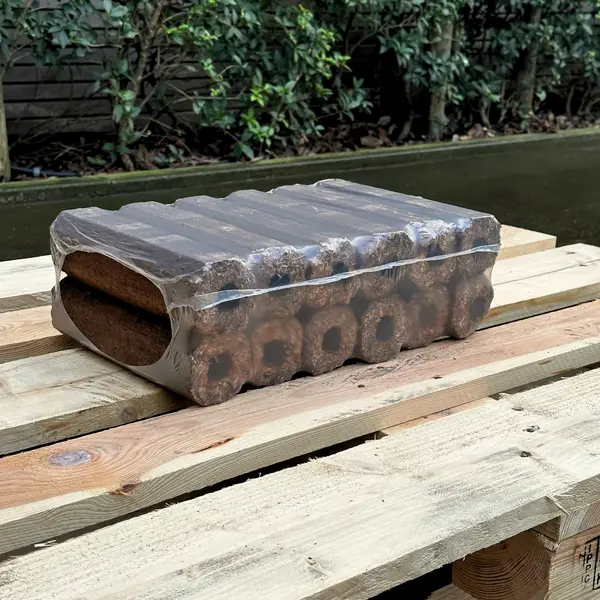 A kwaliteit Pini Kay eiken houtbriketten 1 pak van 10kg A kwaliteit Pini Kay eiken houtbriketten 1 pak van 10kg