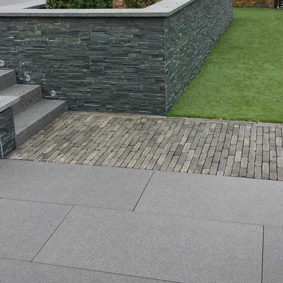 NIET MEER LEVERBAAR Ceramaxx Basaltina Granietlook 60x60x2 cm 5411170916063 (Prijs Per M2)