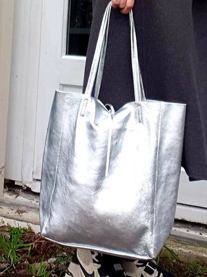 Afleiding Portret Dom Metallic leren shoppers in Goud, Zilver en Gunmetal - JOOF leren tassen