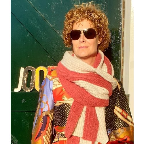Joof Warme zachte wollen wintersjaal roze met beige Joof Warme zachte wollen wintersjaal roze met beige