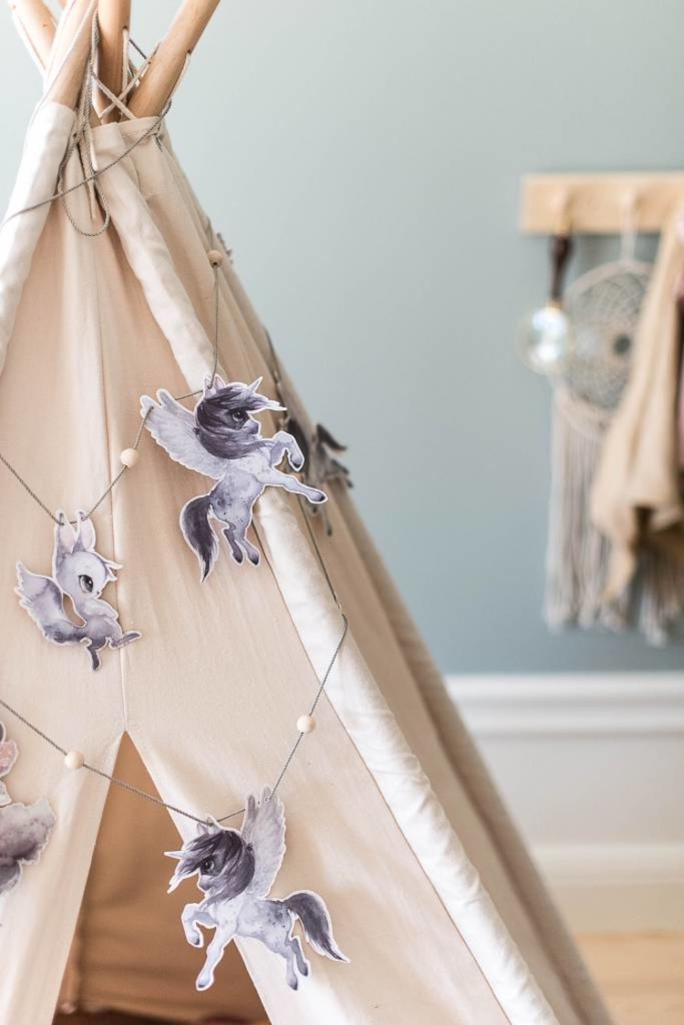 Mrs Mighetto slinger frankie and the unicorns