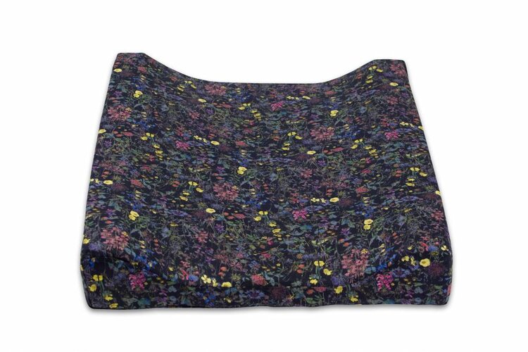 Super Carla changing cushion wild flowers black