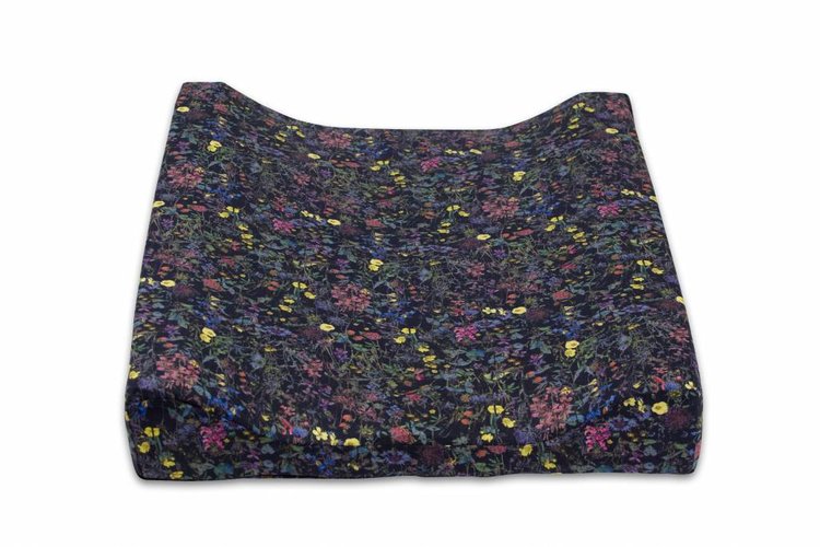 Super Carla hoes voor aankleedkussen wild flowers black